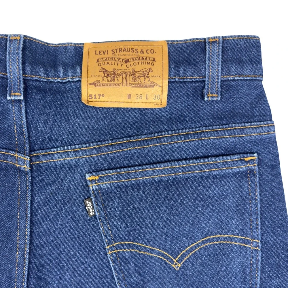 Levis clean pair